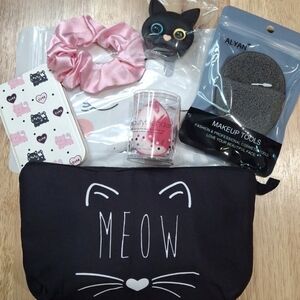 'Meow' Cat Make-up Bag & Accessories